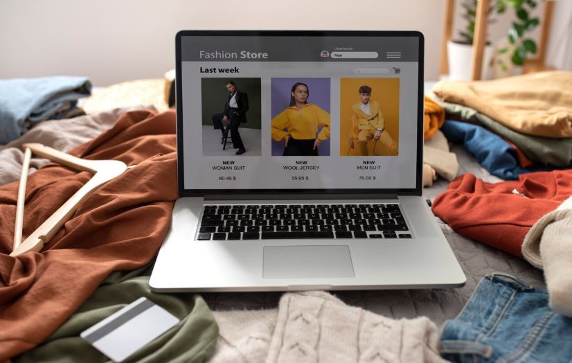 Key Factors to Consider When Choosing an  e-commerce Platform