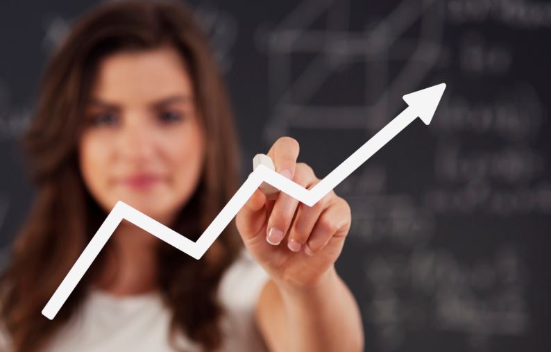 Use Social Media Advertising to Attract Targeted Students